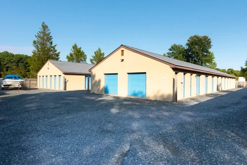 Advantage Self Storage - Cheslou Rd storage facility exterior view