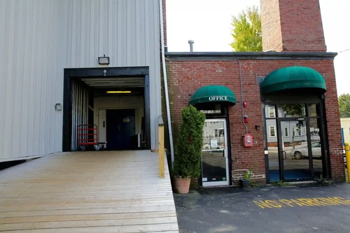 Advantage Self Storage - Salem storage facility exterior view